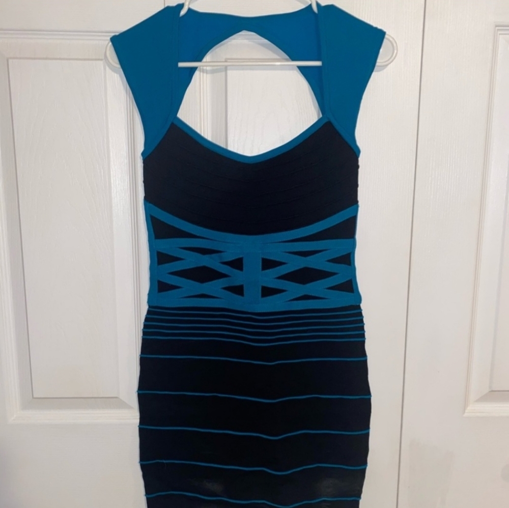 WOW COUTURE WOMEN'S BLUE AND BLACK RIBBED CUT OUT BODYCON DRESS SIZE MEDIUM